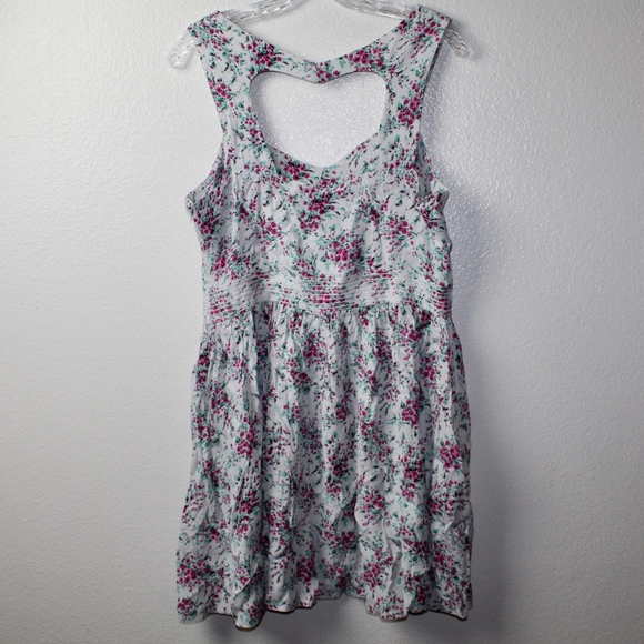 LC Lauren Conrad Floral Skater Dress Cut out - Picture 3 of 8